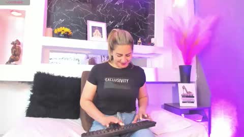 Snapshot of cinthya_mjs chatting on February 19, 2026, 12:12 pm Cinthya online show from February 19, 2026, 12:12 pm