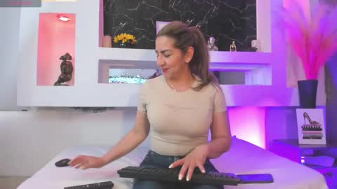 Snapshot of cinthya_mjs chatting on February 20, 2026, 12:05 pm Cinthya online show from February 20, 2026, 12:05 pm