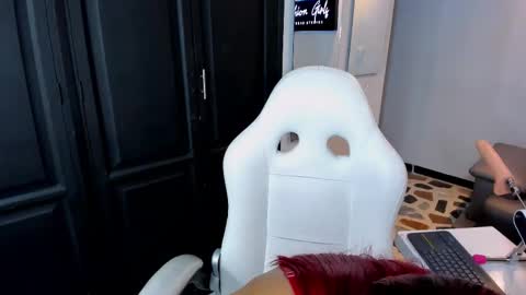 CintiaCollins  online show from November 7, 2025, 8:14 am