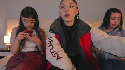 Snapshot of cintya_kors chatting on January 3, 2025, 9:57 pm Cintya online show from January 3, 2025, 9:57 pm