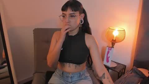 Snapshot of cintya_kors chatting on February 4, 2025, 10:13 pm Cintya online show from February 4, 2025, 10:13 pm