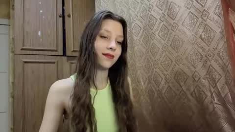 Lisa Salivan online show from December 13, 2025, 11:10 pm