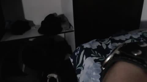 Snapshot of cirosky_elchicopolla chatting on December 22, 2025, 4:20 am cirosky_elchicopolla online show from December 22, 2025, 4:20 am