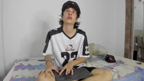 Snapshot of cirosky_elchicopolla chatting on February 2, 2026, 4:49 pm cirosky_elchicopolla online show from February 2, 2026, 4:49 pm