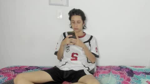 Snapshot of cirosky_elchicopolla chatting on February 18, 2026, 3:35 am cirosky_elchicopolla online show from February 18, 2026, 3:35 am