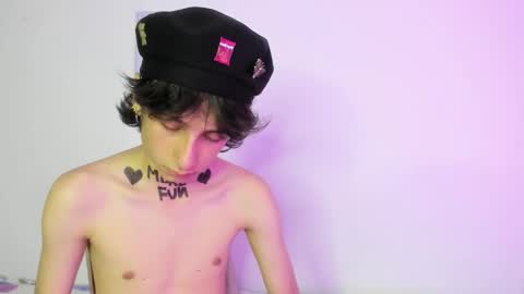 Snapshot of cirosky_elchicopolla chatting on February 21, 2026, 4:02 am cirosky_elchicopolla online show from February 21, 2026, 4:02 am