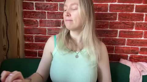 citrusblissss online show from October 16, 2025, 2:45 am