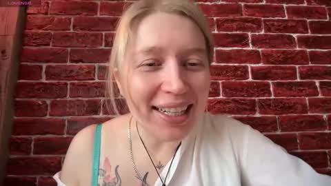 citrusblissss online show from November 14, 2025, 3:27 am