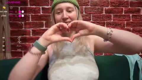 citrusblissss online show from December 2, 2025, 3:29 pm