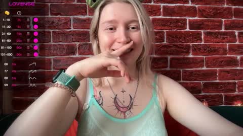 Snapshot of citrusblissss chatting on December 19, 2025, 3:24 am citrusblissss online show from December 19, 2025, 3:24 am