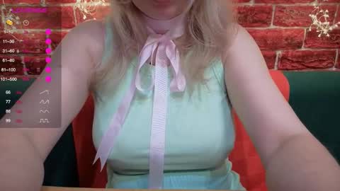 Snapshot of citrusblissss chatting on December 22, 2025, 2:14 pm citrusblissss online show from December 22, 2025, 2:14 pm