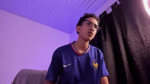 cj_davis1 online show from November 9, 2025, 8:23 am