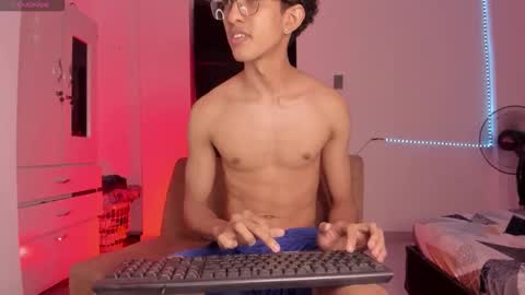 Snapshot of cj_davis1 chatting on January 19, 2026, 12:36 am cj_davis1 online show from January 19, 2026, 12:36 am