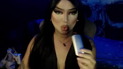 QUEEN CESS online show from November 5, 2025, 3:34 pm