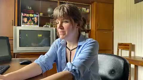 Snapshot of claire_moulin chatting on July 13, 2026, 11:24 am Claire Moulin online show from July 13, 2026, 11:24 am