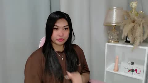 CLAIRE online show from May 15, 2026, 5:03 am