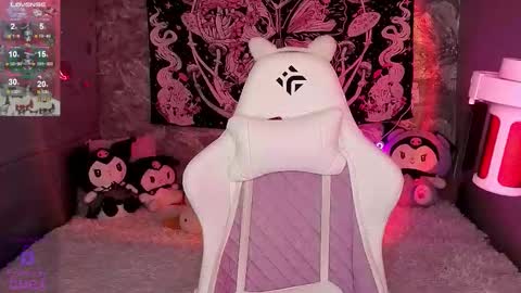 Snapshot of clairefaers chatting on December 18, 2025, 2:45 pm Claire Faers online show from December 18, 2025, 2:45 pm