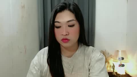 CLAIRE online show from October 15, 2025, 5:24 pm