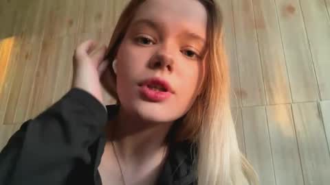 Snapshot of clairoley chatting on May 22, 2026, 3:39 pm Malin online show from May 22, 2026, 3:39 pm