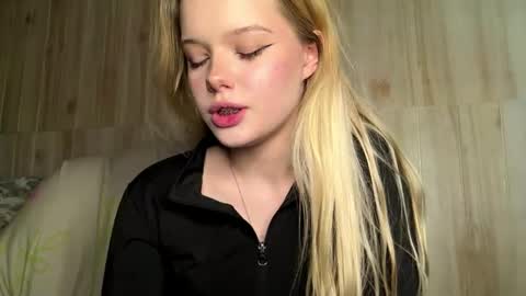 Snapshot of clairoley chatting on June 1, 2026, 4:09 pm Malin online show from June 1, 2026, 4:09 pm