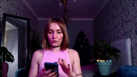 Snapshot of clara_bendover chatting on December 17, 2024, 7:15 pm Clara online show from December 17, 2024, 7:15 pm