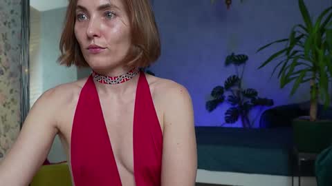 Snapshot of clara_bendover chatting on November 20, 2025, 7:46 pm Clara online show from November 20, 2025, 7:46 pm