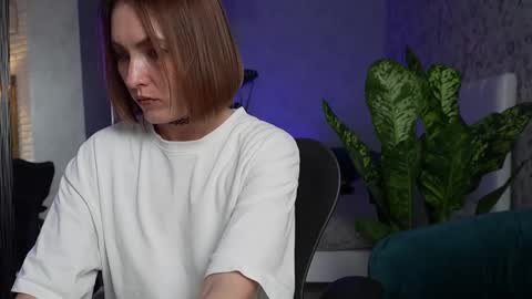 Snapshot of clara_bendover chatting on November 29, 2025, 7:06 pm Clara online show from November 29, 2025, 7:06 pm