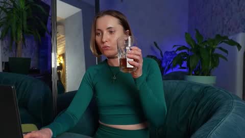 Snapshot of clara_bendover chatting on February 18, 2026, 6:15 pm Clara online show from February 18, 2026, 6:15 pm