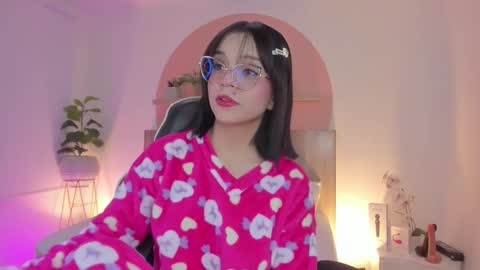 Snapshot of clara_lu chatting on February 8, 2026, 2:59 am C L A R A online show from February 8, 2026, 2:59 am