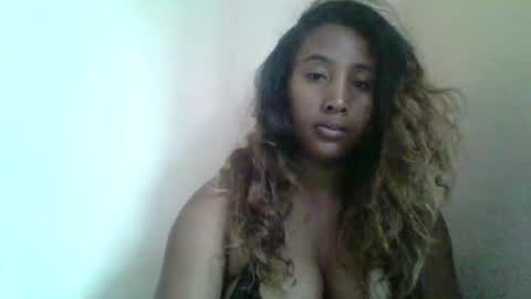 Clarah0123 online show from March 10, 2025, 8:48 am