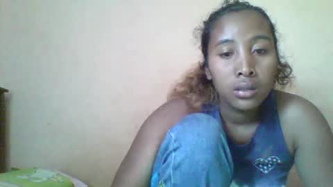Clarah0123 online show from October 15, 2025, 7:52 am