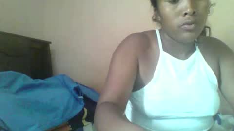 Clarah0123 online show from November 24, 2025, 9:31 am