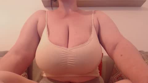 Clara online show from May 11, 2026, 9:45 pm