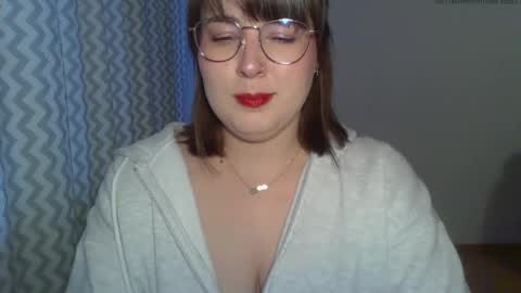 Snapshot of claralovely chatting on April 22, 2026, 5:25 pm Clara online show from April 22, 2026, 5:25 pm