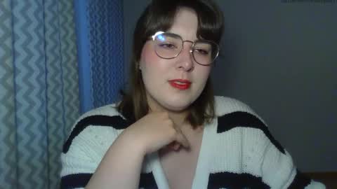 Snapshot of claralovely chatting on May 24, 2026, 4:23 pm Clara online show from May 24, 2026, 4:23 pm