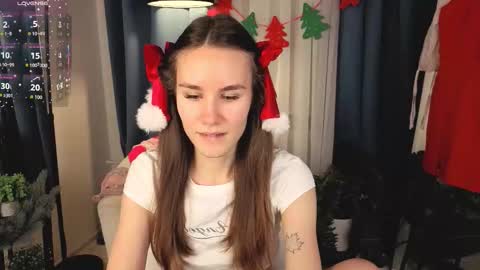 Snapshot of clare_ff chatting on December 20, 2025, 1:40 pm Claire online show from December 20, 2025, 1:40 pm