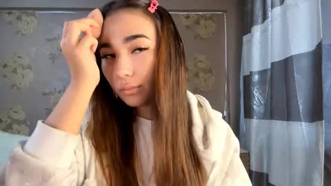 Yuna online show from October 15, 2025, 8:14 am