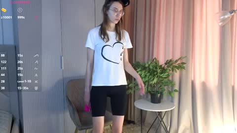 Sara online show from May 25, 2026, 7:03 am