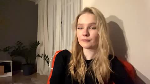 Snapshot of clarisaprentice chatting on April 25, 2026, 1:41 pm Kristie online show from April 25, 2026, 1:41 pm