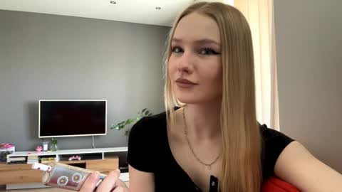 Snapshot of clarisaprentice chatting on May 19, 2026, 1:33 am Kristie online show from May 19, 2026, 1:33 am