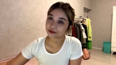 Lara online show from October 29, 2025, 6:09 pm