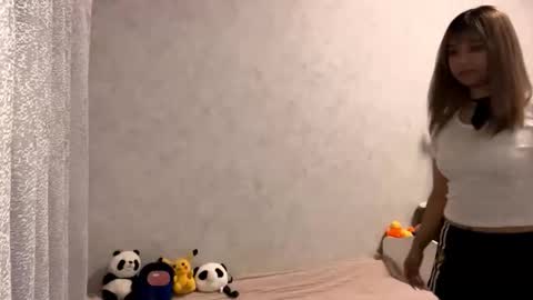 Lara online show from November 15, 2025, 6:48 pm