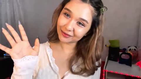 Lara online show from November 20, 2025, 6:18 pm