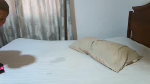 Snapshot of classyhornybabe chatting on February 14, 2025, 12:14 pm Angel online show from February 14, 2025, 12:14 pm