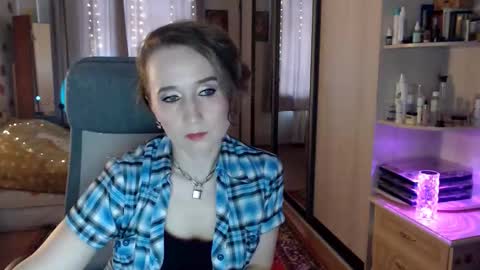 classyinna online show from October 21, 2025, 8:37 am