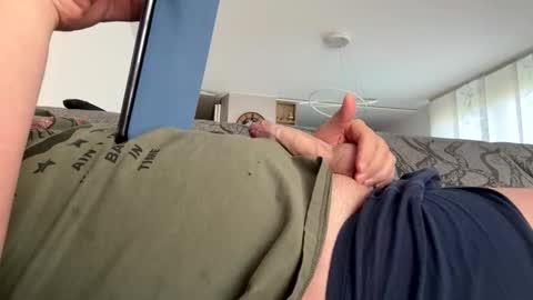 Snapshot of clau1935 chatting on March 4, 2026, 1:28 pm Michel online show from March 4, 2026, 1:28 pm