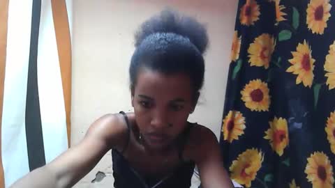 claudianne online show from October 13, 2025, 1:33 pm