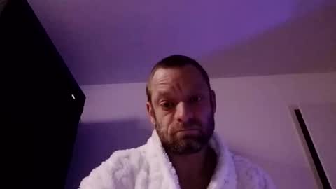 Florian online show from December 17, 2025, 1:22 am