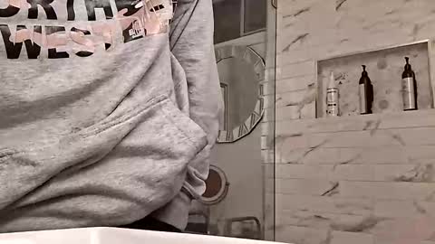 Snapshot of clayton_clay chatting on November 17, 2025, 10:21 am clayton_clay online show from November 17, 2025, 10:21 am