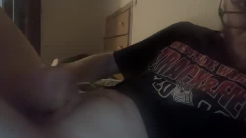 Snapshot of cleatus27 chatting on May 19, 2026, 2:18 am cleatus27 online show from May 19, 2026, 2:18 am